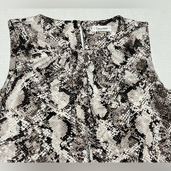 Calvin Klein - Sleeveless Snakeskin Print Top Sz. Lg. - Picture 2 of 7